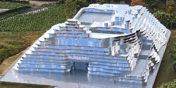 韓國濟州島創(chuàng)建地形鏡像快閃店