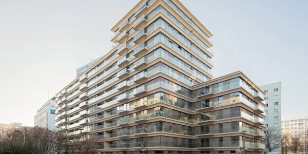 極簡(jiǎn)現(xiàn)代 | 錯(cuò)落有致的現(xiàn)代公寓