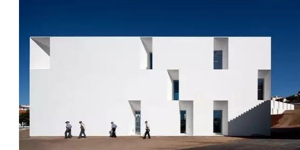 建筑如此干凈，撇你一眼無憾