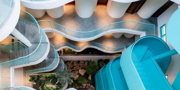 這個(gè)蒂芙尼藍(lán)酒店，藏身越南鬧市，只清涼25個(gè)“浪人”