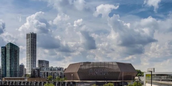 Stufish設計的全球最大的可拆卸場館完工，作為 ABBA 虛擬重組巡演的場地